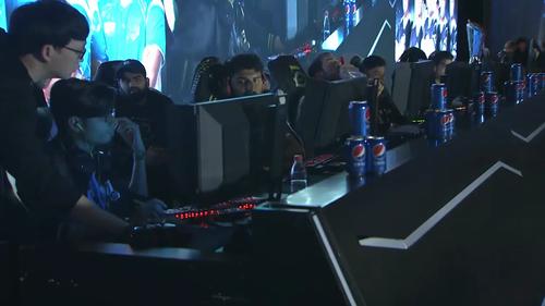 赞助商因此 赞助商因此